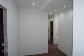 Vzniklá nová chodba, předtím část obýváku