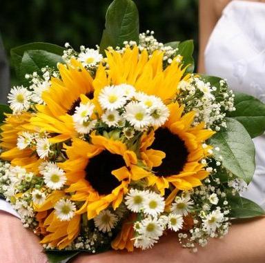 Margotky:-) Štefanko a Beatka - jednoznačne slnečnice alebo iné výrazne žlté kvety