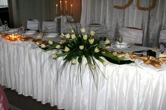ikebana na hlavny stol