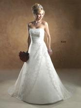 Taketo som si vybrala, ale bez vlecky, v salone Elegant Sophia, NZ.