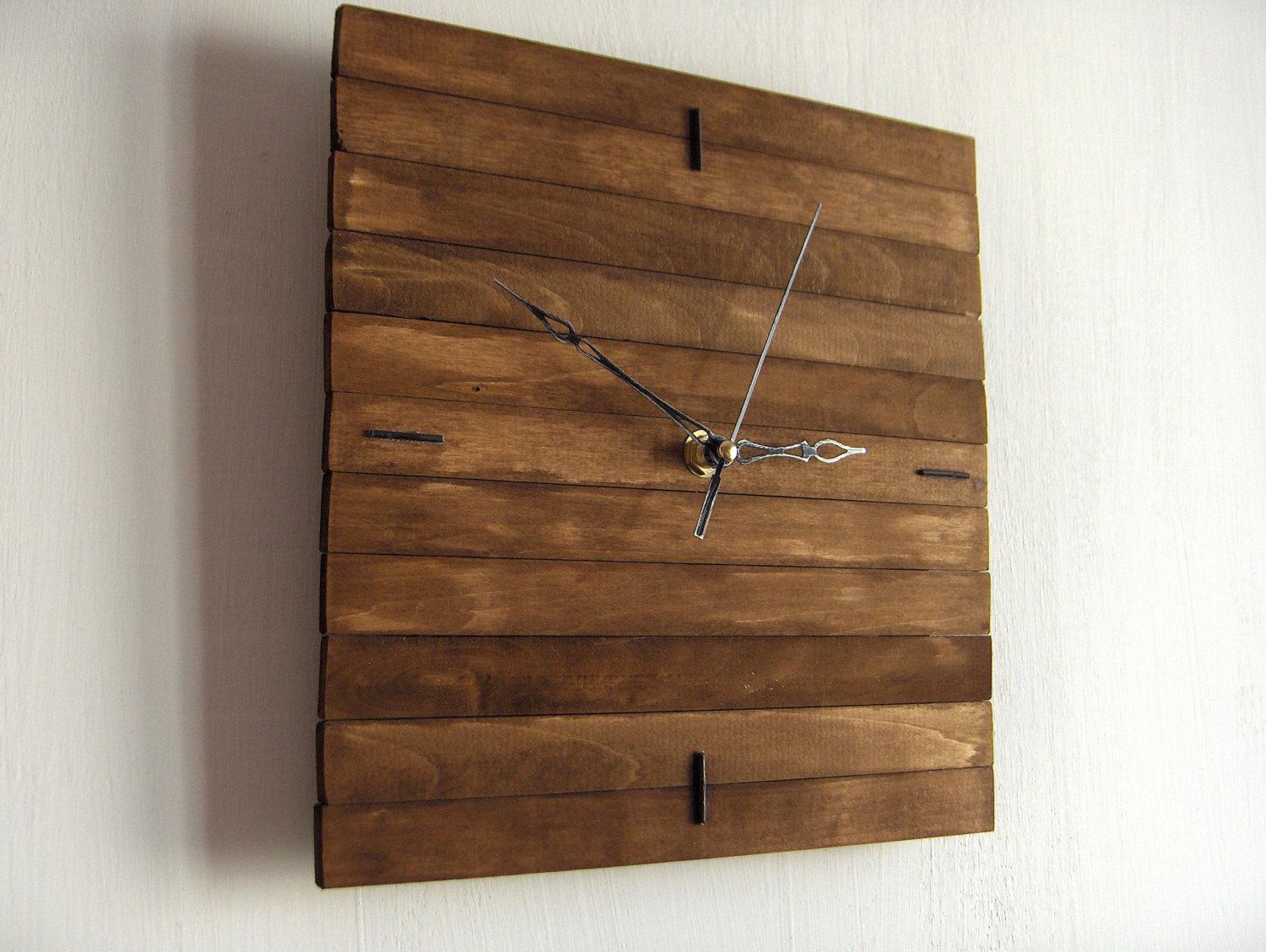 Самодельные настенные. Часы из дерева. Настенные часы из досок. Часы настенные деревянные. Деревянные часы на стену.