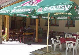 Terasa patří k restauraci