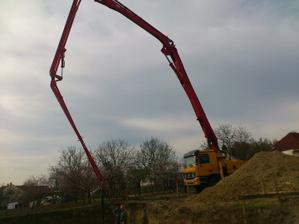 Betonujeme zaklady pod suterenom