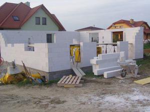 zacina sa murovat - 2. tyzden