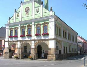 radnice v Polici nad Metují, tady si řeknem "ano"