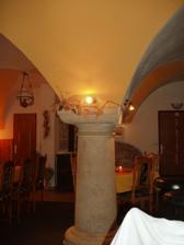 interiér restaurace, kde budeme hodovat