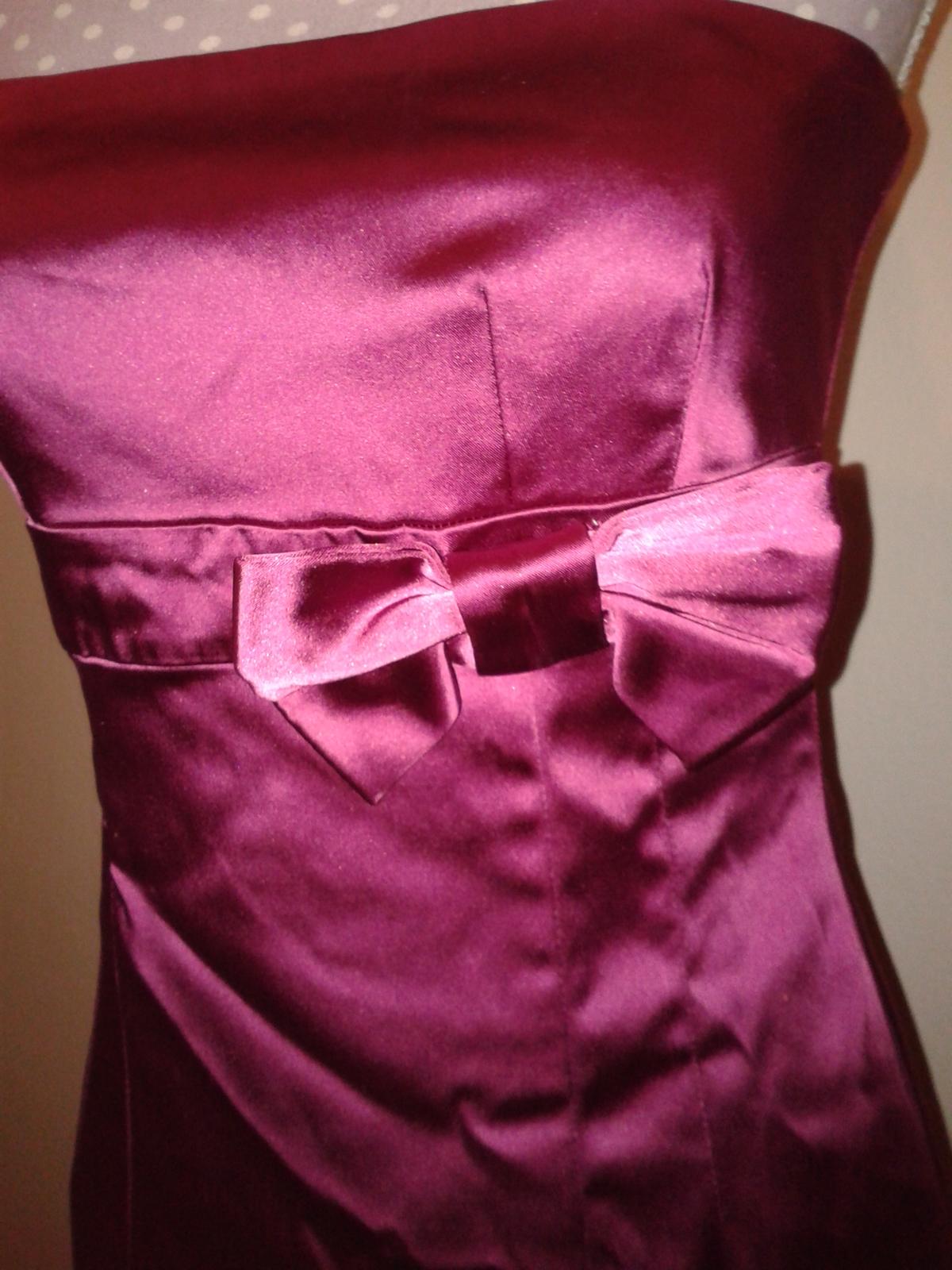 nové korzetové malinové šaty veľ. 38 - Obrázok č. 4