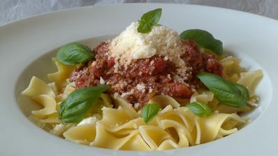 Tento týden jedeme v nudlích - tagliatelle Bolognese :)