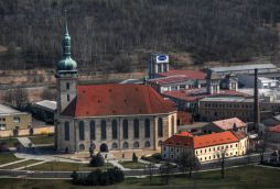 kostel v Moste