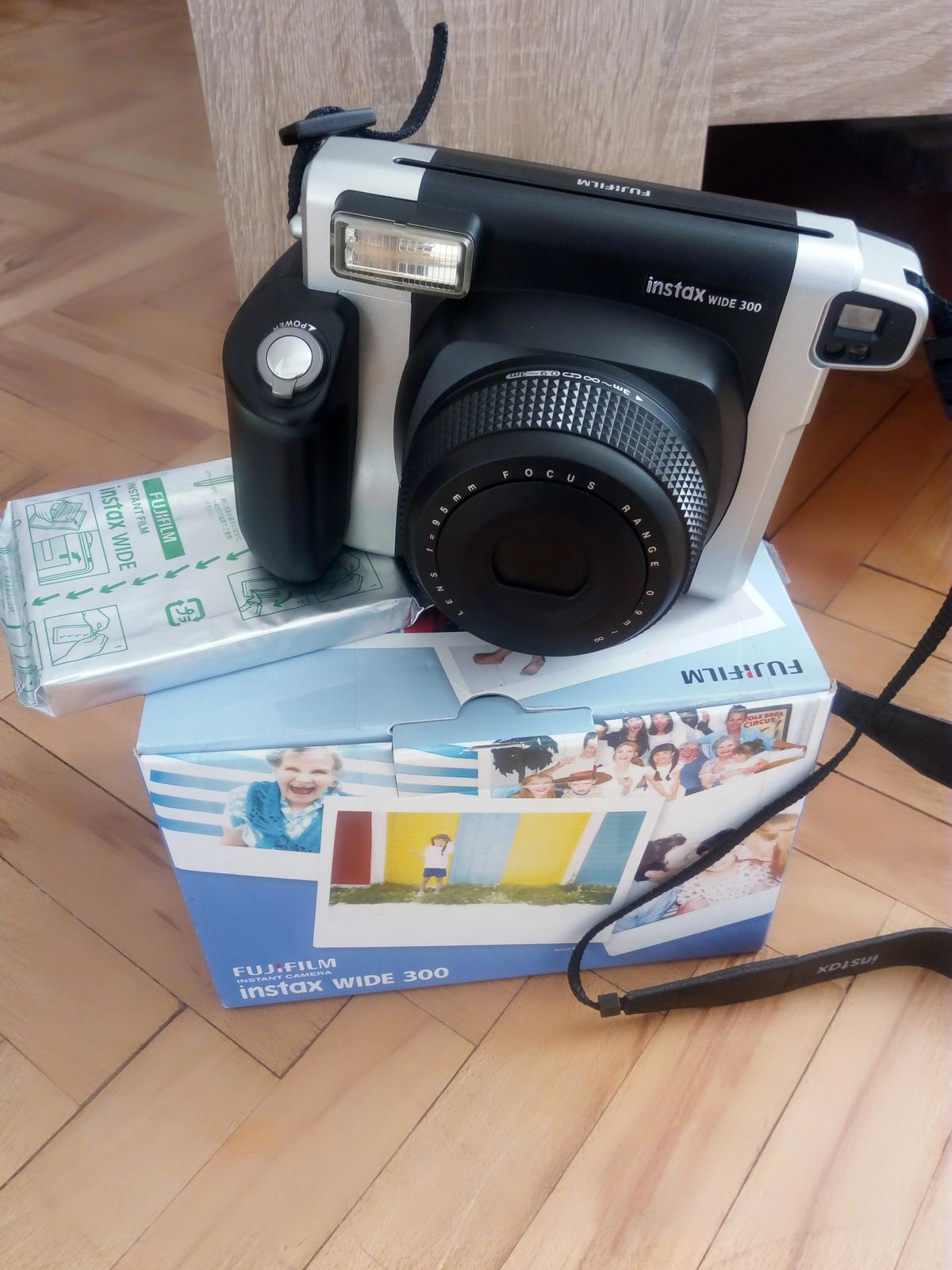 Fujifilm Instax Wide 300 - Obrázek č. 1