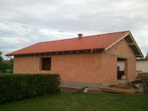 9.6.2012- strecha hotova :)