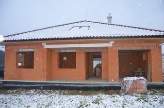 Na ľavej strane detská izba č. 1, detská izba č.2 vstup a garáž 25.1.2015