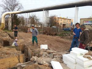 17.4. prisli pomocnici a zalivaly se pasy