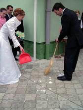 ooo aaano, pomáha v domácnosti