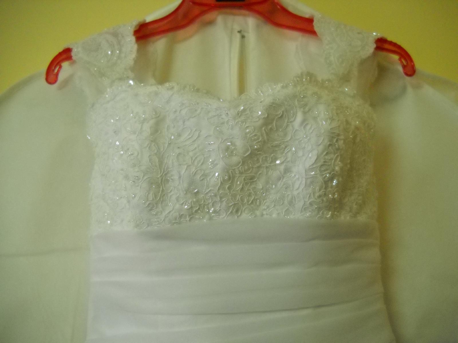Bílé svatební šaty s vlečkou na ramínka White One - Obrázek č. 1