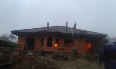 Stav 10.11.2015. Strecha takmer hotová :-)