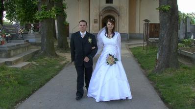 Po gratulaciach si vykracujeme do auta a sup ho na zabavu