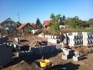 6.10.2012 - 8:00 - začíname DT-čky ukladať