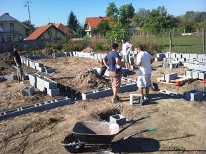 Ajaj bolo nás dosť :) zamakali sme a za pár hodín bolo všetko pekne uložené