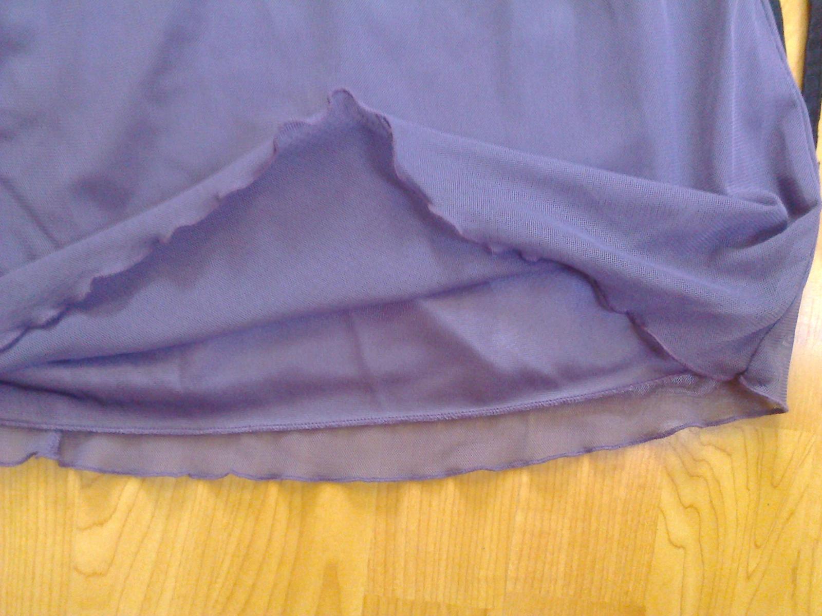 Fialové šaty na ramínka - Obrázek č. 3