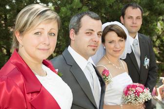 Skoro švagrová (přítelkyně od manželova bratra)