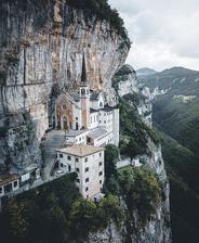 Madonna della Corona