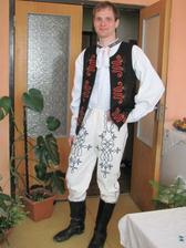 ták a toto je môj fešák v originál svadobnom kroji, ktorý dostal od mami ako darček :) ešte k nemu zľadiť mňa :)