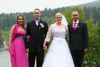 Manželova sestra s přítelem...