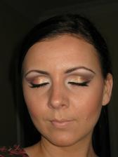 stale skusam novy make up....
