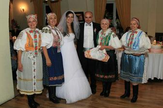 najprv odcepcit nevestu...