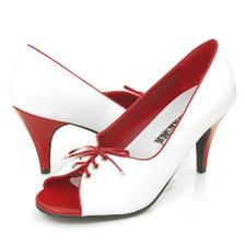 vintage shoes na vintinge wedding