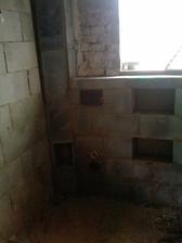 spodne WC obmurovane