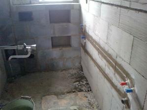 spodne WC obmurovane
