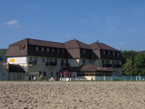 svatební cesta - Lipno,ráj na zemi:-) tohle byl náš hotýlek,jmenuje se Na pláži / our honeymoon at the lake Lipno, hotel "On The Beach"