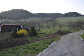Naša nekonečná 60m príjazdová cesta