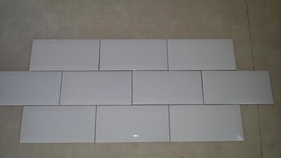 Obklad - manzelska kupelna. Rozmer 10x20cm, Mainzu
