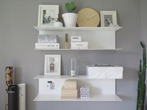 Jestli se designerům IKEA v poslední době něco povedlo, pak jsou to tyto police... aneb konečně finishuji s pracovnou...