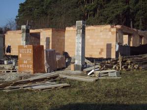 stlpy su pre vysunutu terasu