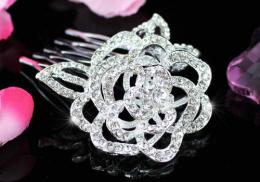 Swarovski hřebínek 5x5 cm 260 Kč + poštovné, krásný ale maličký