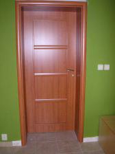 dveře do koupelny
