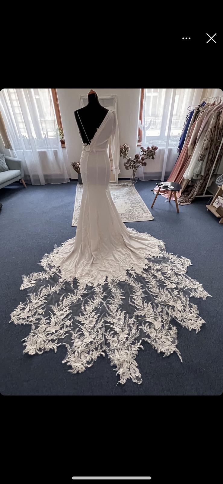 Luxusní svatební šaty Lenka Jurigová - Obrázek č. 1