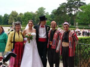 Ve Slavkově probíhal festival tanců a tak jsme se vyfotili s Turky