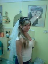 ...a svadobny uces, len vlasy budu este farbene....