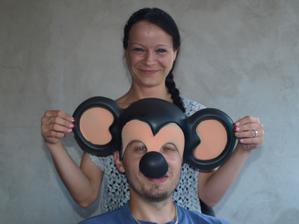 jestli bude zlobit, tak ho budu takhle tahat za uši :-D