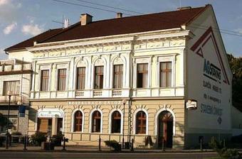 A tady hostina.