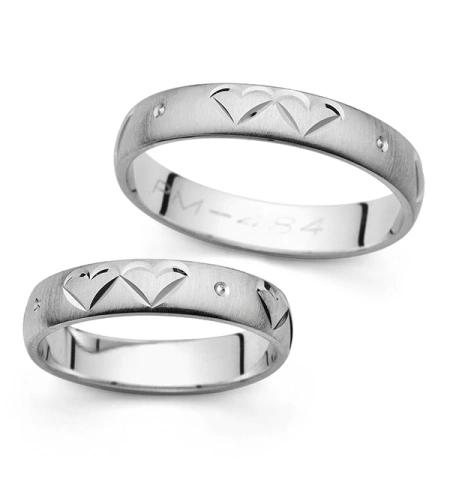 Atypické snubní prsteny - Jolene
https://lily.cz/snubni-prsteny/atypicke/jolene-snubni-prsteny-z-bileho-zlata