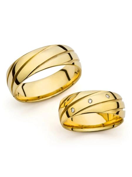 Milá nevěsto, 👰‍♀️
věděla si, že u mě na webu stále běží sleva 33 % na všechny snubní prsteny? 

Tady jsou moje 3 tipy:
🩷Toužíš po jemném prstenu s malým překvapení? V tom případě jsou za mě jasnou volbou prsteny z bílo růžového zlata Ammie. Růžové zlato je teď velmi trendy a navíc dámský prsten je podél okraje osázený krásnými drahokamy. Více o prstenech Ammie se dočteš zde: https://lily.cz/hledej/ammie-snubni-prsteny-z-kombinovaneho-zlata

💛Máš vidinu nadčasového prstenu? Tak se neboj sáhnout po úchvatných prstenech ze žlutého zlata June. Je to lesklý pár doplněný o tři kameny a díky svému půlkulatému tvaru perfektně sedne každému prstu. Více o prstenech June se dočteš zde: https://lily.cz/hledej/june-snubni-prsteny-ze-zluteho-zlata

🤍Jsi fanynkou originality a jednuduchosti? Prsteny Athina budou pro Tebe ideální volbou! Jde o krásné matné prsteny z bílého zlata. Jsou 4 mm široké a vynikají neobvyklou vlnkou po obvodu. Více o krásných prstenech Athina se dočteš zde: https://lily.cz/snubni-prsteny/atypicke/athina-snubni-prsteny-z-bileho-zlata

Veškerou nabídku najdeš u mě na webu. Užij si vybírání! 

S láskou,
Tvá Lily💖 - Obrázek č. 2
