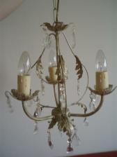 Lustrik do loznice z Anglie (eBay).