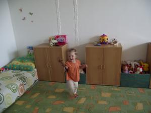 Simuš v rozletu, Mno hraček ,,haba kuk,, a nebylo kde je pořádně roztahat. Teď už na to prostor má :-) Sic prozatimní ale je :-)