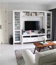 hemnes (http://www.ikea.com/cz/cs/catalog/products/70250967/) + (http://www.ikea.com/cz/cs/catalog/products/70245669/) + (http://www.ikea.com/cz/cs/catalog/products/80250981/)